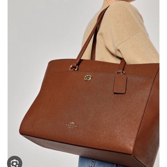 The Folio Tote from Coach - Picture 12 of 17